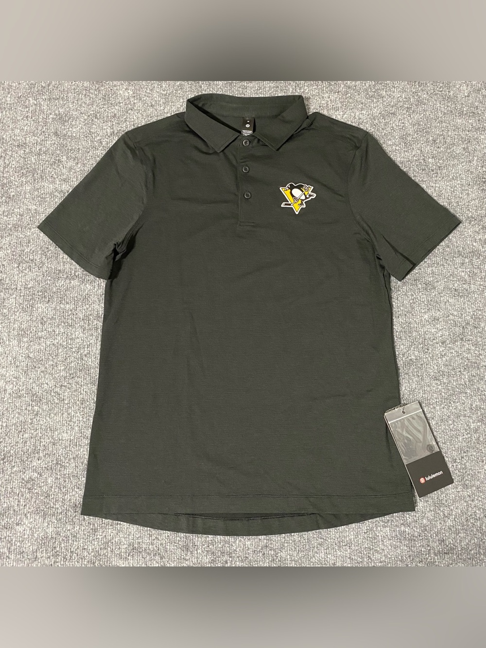 Lululemon Pittsburgh Penguins Mens M Evolution Polo Black Short Sleeve NWT NHL